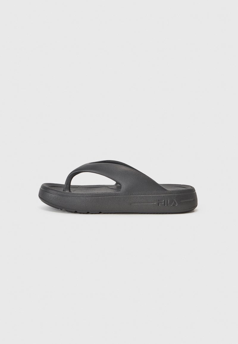 Sorte slip-on sandaler med gummisåle, som har et minimalistisk design, en enkelt tåpost og en teksturert fotseng for bedre grep.