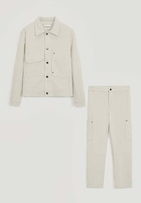 Non sélectionné, beige