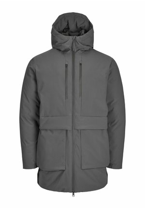 Grå isoleret jakke med hætte, der har en frontlynlås, to lynlåslommer og en snøret talje. Glat, vandtæt materiale.