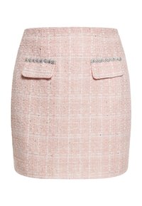Gonna mini in tweed rosa con superficie texturizzata, caratterizzata da due tasche frontali e accenti decorativi in argento lungo i bordi delle tasche.