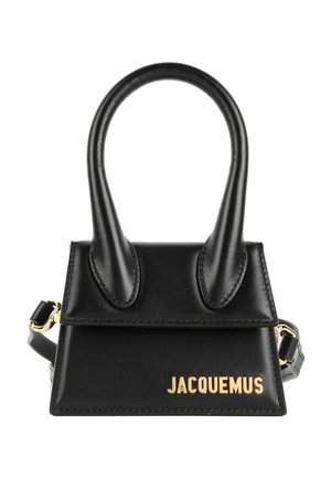 Petit sac à main en cuir noir avec deux poignées arrondies, garnitures dorées et logo doré « Jacquemus » sur le rabat avant.