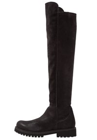 Stivali alti in suede nero con punta rotonda, suola in gomma spessa e design superiore leggermente sgonfio. Texture liscia con dettagli di cucitura visibili.