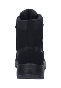 Zwarte geïsoleerde enkelboot met een gladde afwerking, ritssluiting, gevoerde kraag en een gestructureerde rubberen zool. Subtiele merkdetail aan de zijkant.