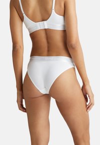 United Colors of Benetton Slip - white