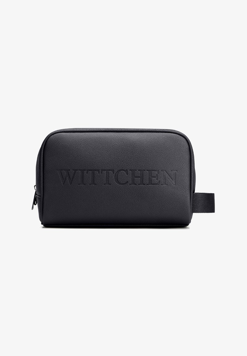 Trousse de toilette rectangulaire noire en cuir avec texte embossé "WITTCHEN", fermeture éclair et poignée latérale en tissu.