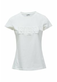 Camiseta ajustada de manga corta blanca con cuello redondo, que presenta "SALSA" en letras grandes y contorneadas y "JEANS" en texto más pequeño debajo en la parte frontal.