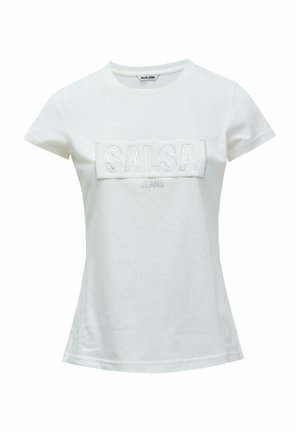 T-shirt en coton blanc avec un logo "SALSA JEANS" en relief texturé centré sur le devant. Manches courtes, col rond.