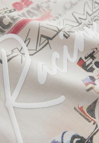 Ej vald, stone racing car