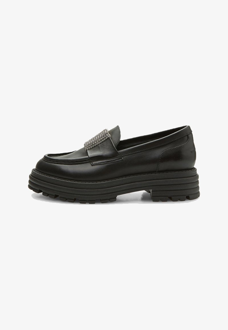 Svarta läderloafers med rund tå, med en silverkedjeaccent framtill och en tjock, strukturerad gummisula.