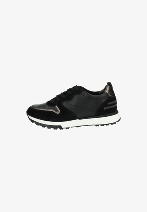 Zapatilla negra hecha de cuero y ante, con una superficie texturizada, puntera redonda, costuras tonal y una suela de goma blanca con tracción.