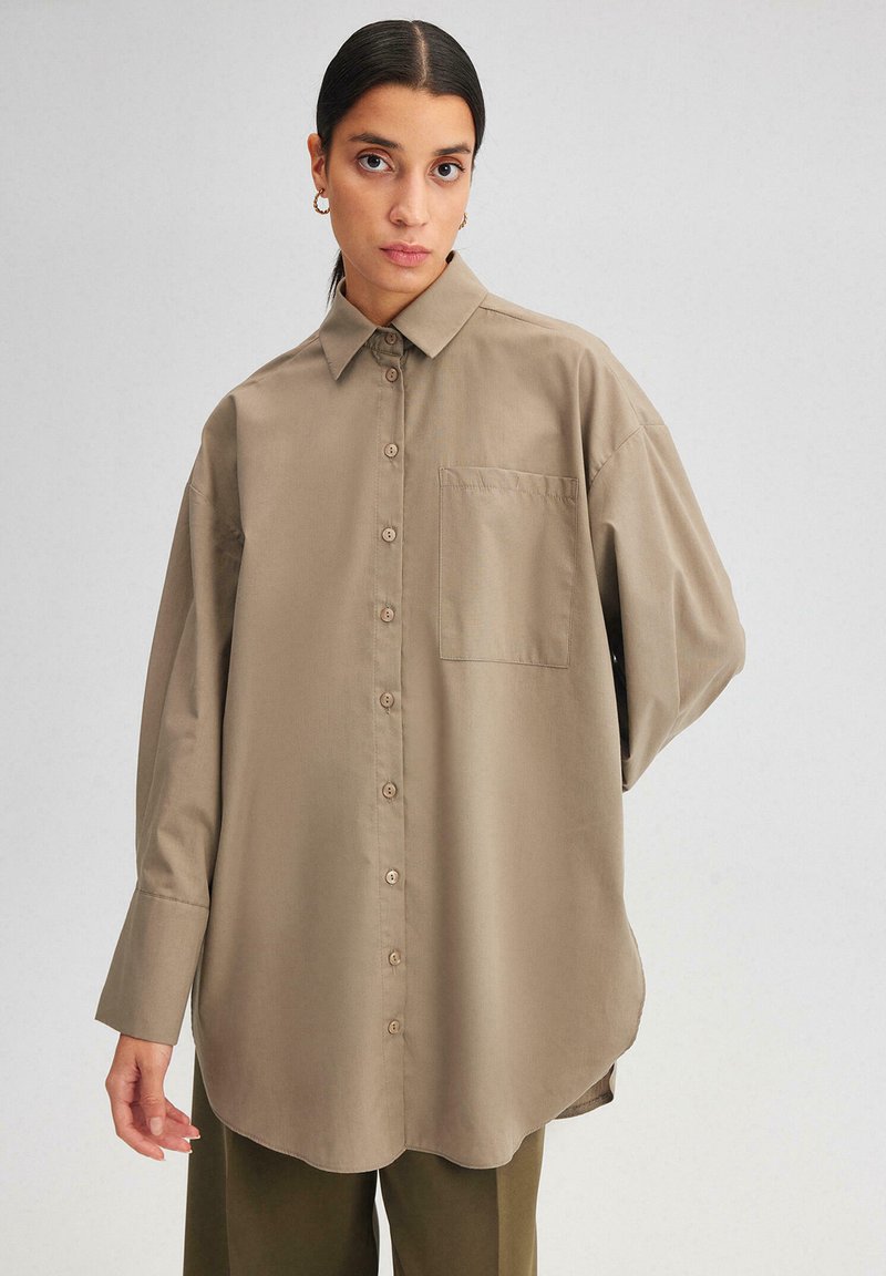 Touché Privé Button-down blouse - mink