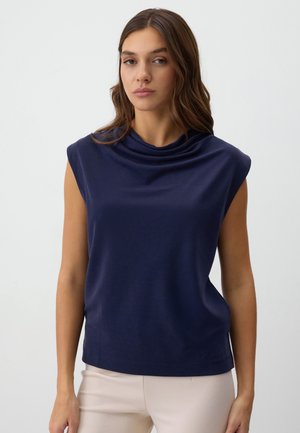 Top senza maniche di colore navy con collo drappeggiato, realizzato in tessuto liscio, caratterizzato da una vestibilità comoda e un orlo pulito.