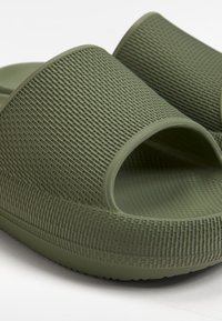 OYSHO Badsandal - khaki