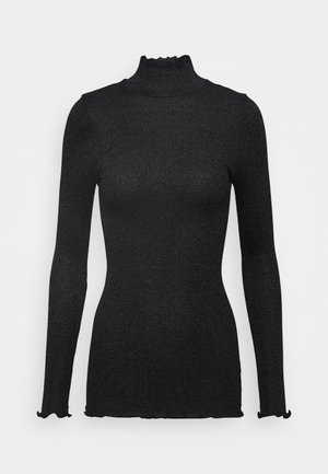 Pull noir slim à manches longues avec col montant à volants et poignets à volants, avec un subtil effet brillant dans le tissu.