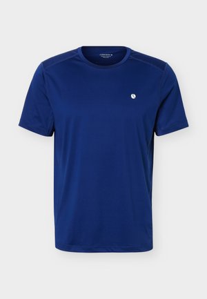 Tavaline tumesinine lühikeste varrukatega ümara kaelusega T-särk, millel on vasakul rinnal väike valge ümmargune logo.