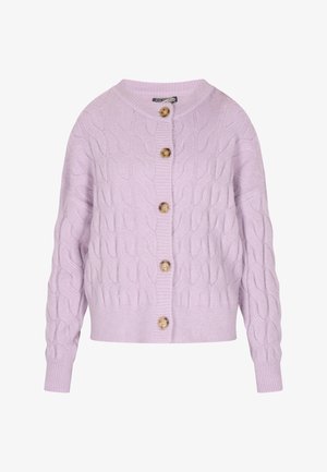 Gaiši purpursarkans adījuma kardigāns ar apaļu kakla izgriezumu, garām piedurknēm un koka pogām priekšpusē. Ribotais apakšmalas un piedurkņu gals piešķir tekstūru.