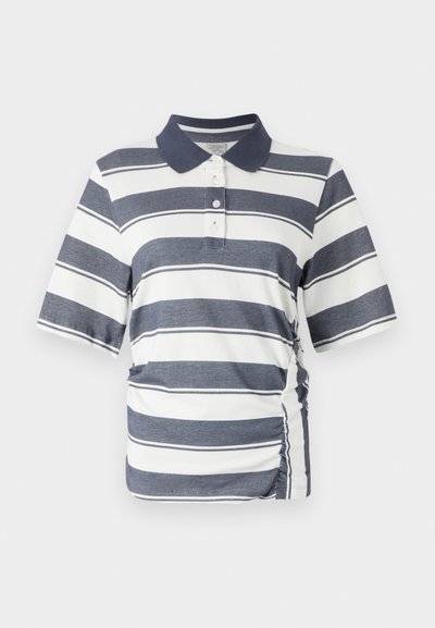 Polo skjorte med marineblå og hvite horisontale striper, korte ermer, krage og ruchingdetalj på siden. Laget av myk, elastisk stoff.