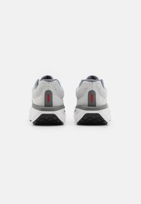 Nike Performance AIR WINFLO 11 - Chaussures de running sur route - photon dust/fire red/smoke grey/light smoke grey/black/white
