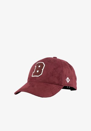 Weinroter Baseballcap mit einem weißen, umrandeten "B" auf der Vorderseite und einem kleinen weißen Logo auf der rechten Seite, verstellbarer Riemen am Hinterkopf sichtbar.