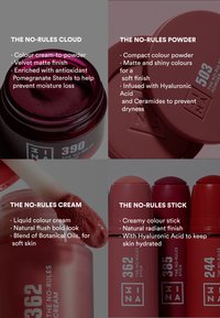 Quatre produits de maquillage présentés : crème-poudre, poudre compacte, crème liquide avec applicateur et bâtons de couleur crémeuse en teintes rouges.