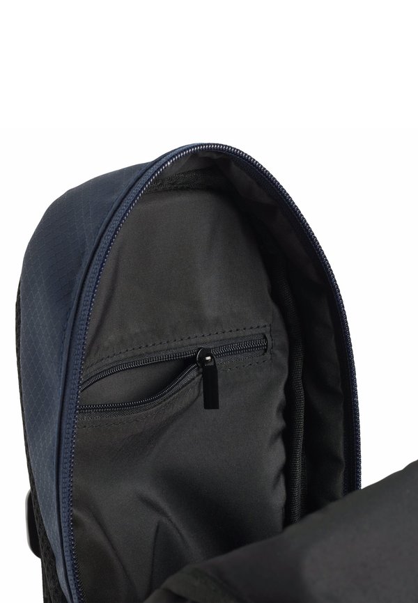 CROSSOVER MILO UNISEX – Umhängetasche