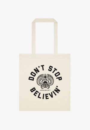 Přírodní béžová taška s černým grafickým motivem skarabea a textem "NESTAČÍ VĚŘIT" a "CESTA" pod skarabem.