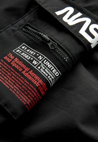 Next NASA -REGULAR FIT - Kapsáče - black