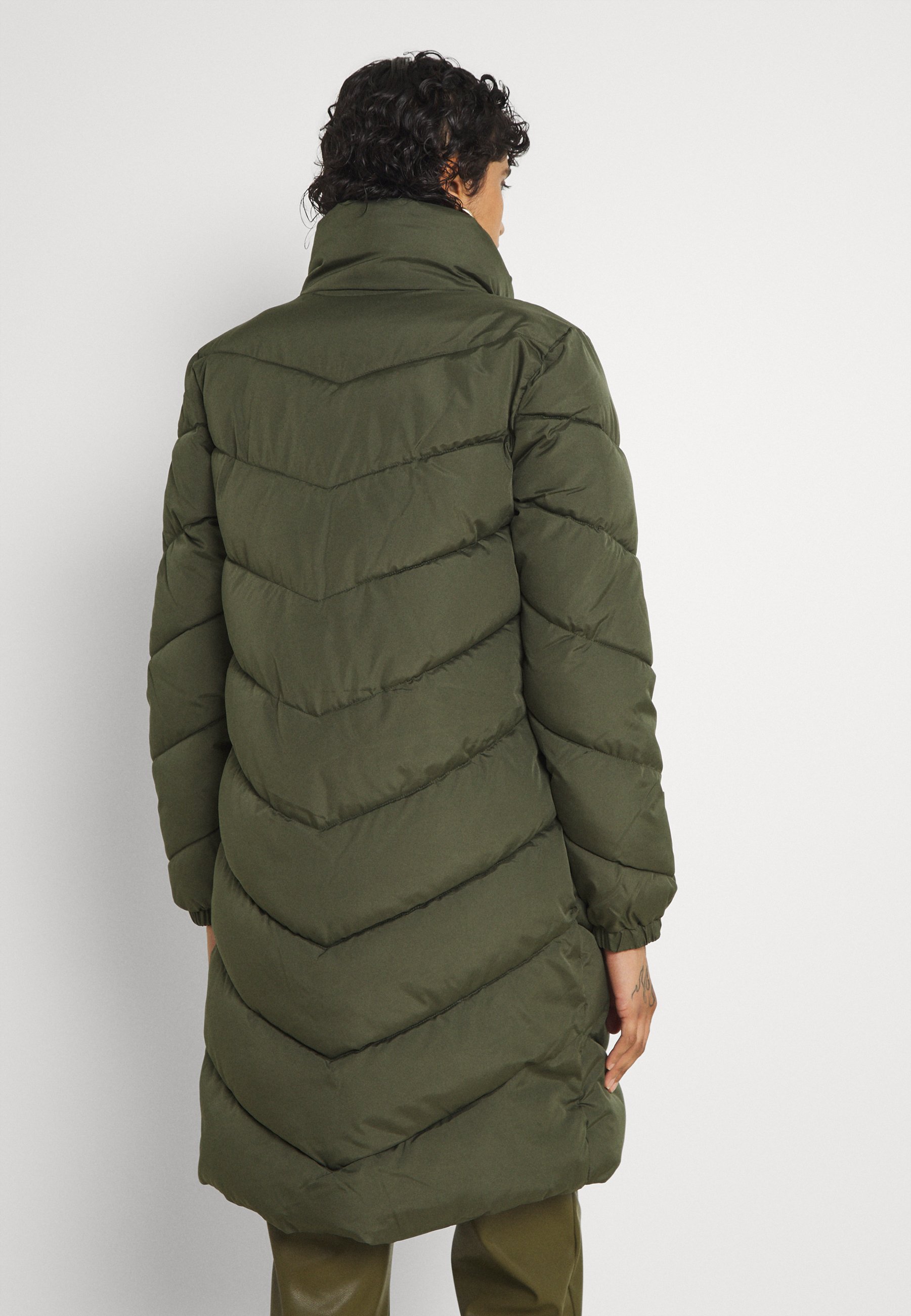 JDY JDYFINNO LONG PADDED JACKET - Winterjas - forest night/groen - Zalando .nl