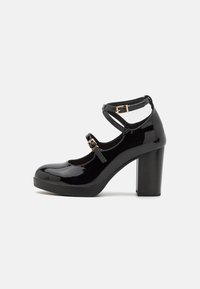 Platform heels - black
