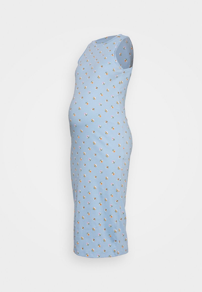 Vestido de maternidade azul com um formato ajustado, design sem mangas, textura ribada e pequenos padrões florais multicoloridos por toda a peça.