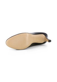 Scarpa in pelle nera con punta affusolata e tacco piccolo e slanciato. La suola è beige con un motivo testurizzato per una migliore aderenza.
