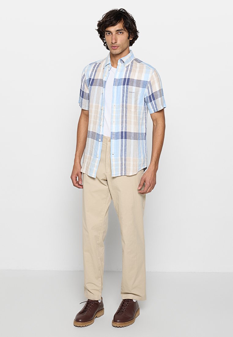 REGULAR FIT