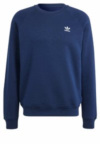 Marinblå Adidas sweatshirt med rund urringning, långa ärmar, ribbade muddar och nederkant, samt liten vit Adidas-logotyp på vänster bröst.