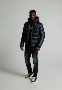 Alessandro Zavetti VIAGGIO HIGH SHINE PUFFER BOMBER JACKET - Zimná bunda - jet black