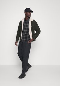 Pier One Camisa - olive