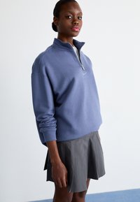 Thumbnail Image 5