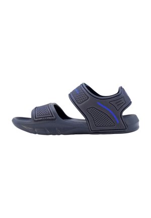 Sandalo blu navy con punta aperta, due cinturini regolabili, suola testurizzata e piccolo dettaglio blu sul lato.