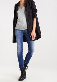 G-STAR T-shirt med print - grey