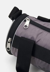 adidas Originals DUFFEL - Ranac - trace grey/black