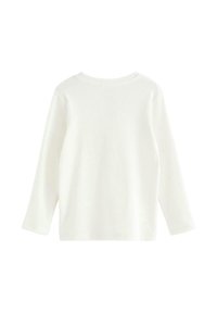 Dlouhý rukáv, žebrovaný top v krémově bílé barvě s kulatým výstřihem. Měkká textura, jednoduchý design, bez viditelných ozdob či vzorů.