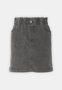 Gonna di jeans nera con vita elasticizzata, cinque tasche e taglio dritto. Il tessuto presenta una leggera texture sbiadita.