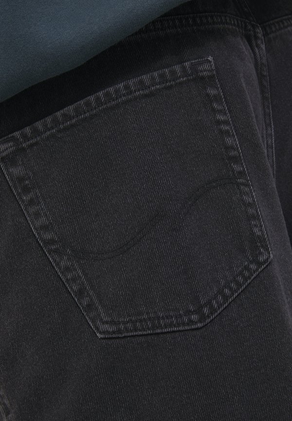 Chris - Relaxed fit jeans4