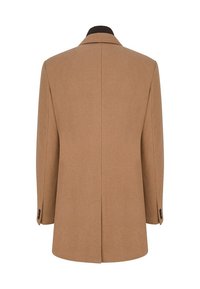 Płaszcz z mieszanki wełny w kolorze camel, z klapami, prostym krojem i zapinanymi mankietami; gładka tekstura o minimalistycznym designie bez widocznych elementów metalowych.