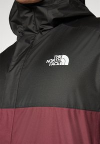 The North Face M QUEST ZIP-IN JACKET - EU - Lauko striukė - alpine plum/black