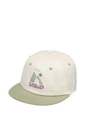 Casquette blanche six panneaux avec une visière plate vert clair et un logo Quiksilver vert et violet sur le panneau avant.