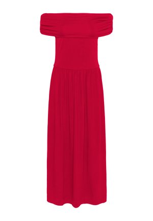 Rød maxikjole med off-shoulder design lavet af blødt, flydende stof. Har en tætsiddende bærestykke og en samlet nederdel for en afslappet silhuet.