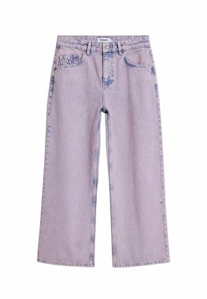Široké nohavice z ľahkého levanduľového denimu s vyblednutým vzhľadom, predné vrecká, zapínanie na gombík a pútka na opasok. Obsahuje jemné vyblednutie.