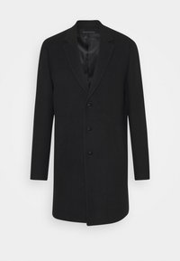 Zwarte enkelgeknoopte overjas met notch lapel, drie knopen, rechte lange mouwen en zijzakken, weergegeven op een witte achtergrond.