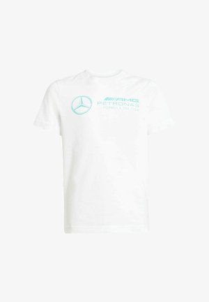 Maglietta bianca in cotone con logo Mercedes stampato in blu chiaro e testo "AMG PETRONAS FORMULA ONE TEAM", colletto rotondo, maniche corte.