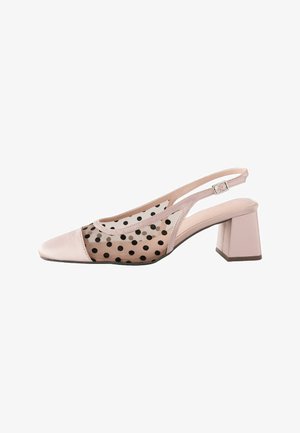Svetloružová slingback obuv s blokovým podpätkom a priehľadnými bočnými panelmi s čiernymi bodkami.